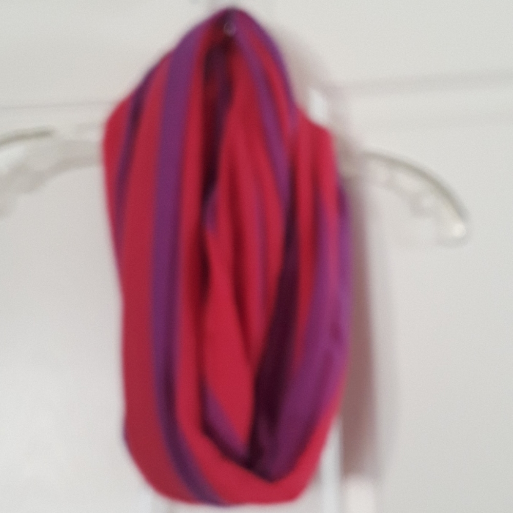 Gap, henley long sleeve tee & infinity scarf, size S - Picture 8 of 8